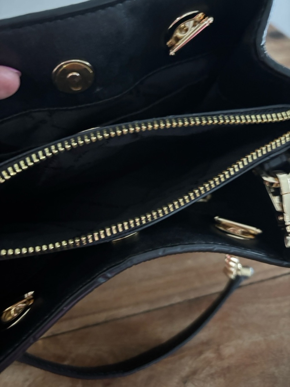 Michael Kors Black Teagen Small Pebbled Leather Messenger Bag - Picture 8 of 14